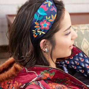 Bandeau brodé audacieux