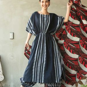 Robe à motifs géométriques
