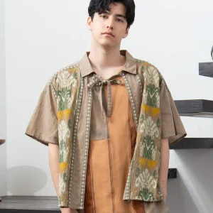 Chemise brodée pour homme