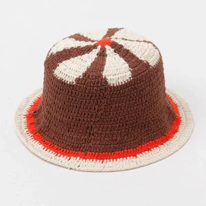 Chapeau en coton crocheté à la main